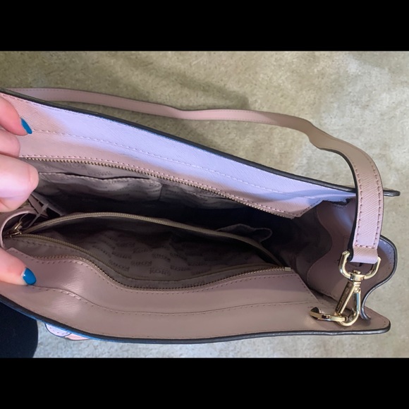 SOLD Michael Kors Light Pink Crossbody Purse - Picture 5 of 7
